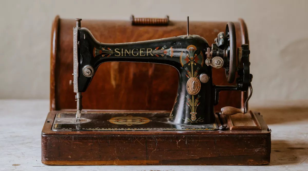 DAE have a favorite antique machine brand? Mine is White Rotary. I've  restored two to working order. : r/sewing