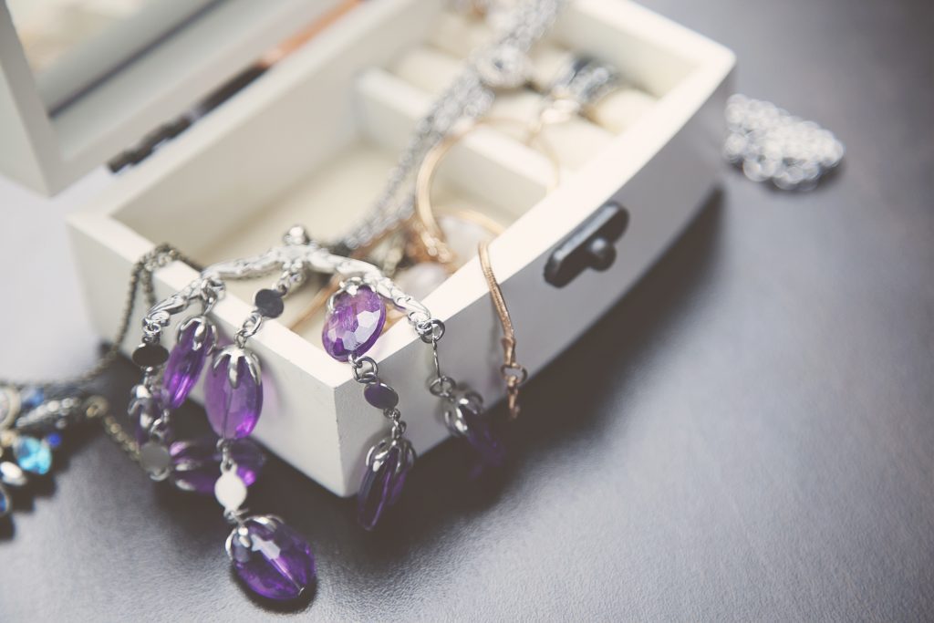 How to Pack Necklaces Without Tangling